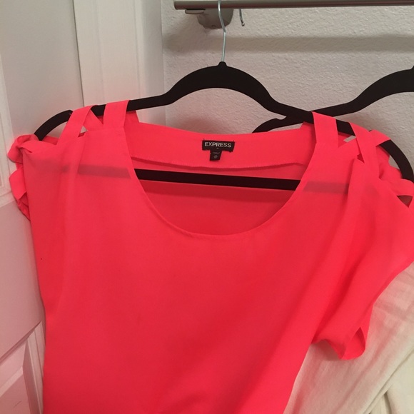 ✨Express Hot Pink Top, Size XS - Picture 4 of 5